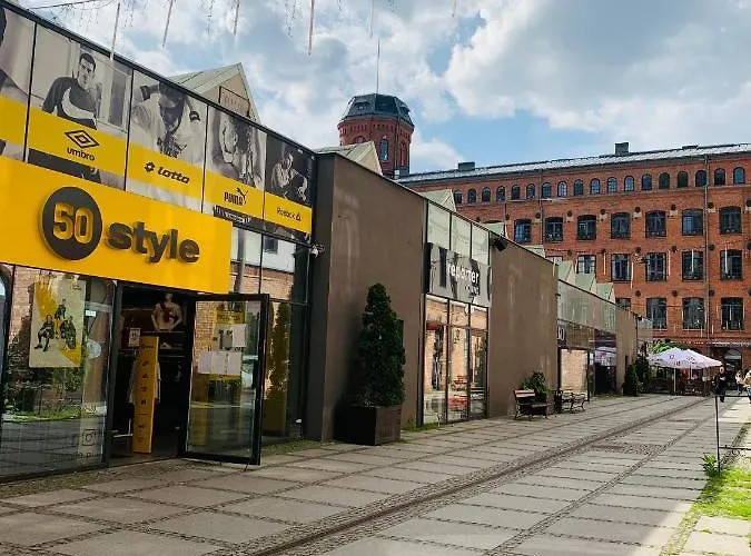 Loft De Girarda شقة جيراردوف